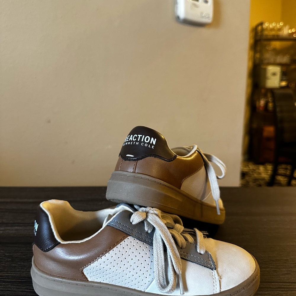 Kenneth Cole Reaction Tan and White Casual Sneakers